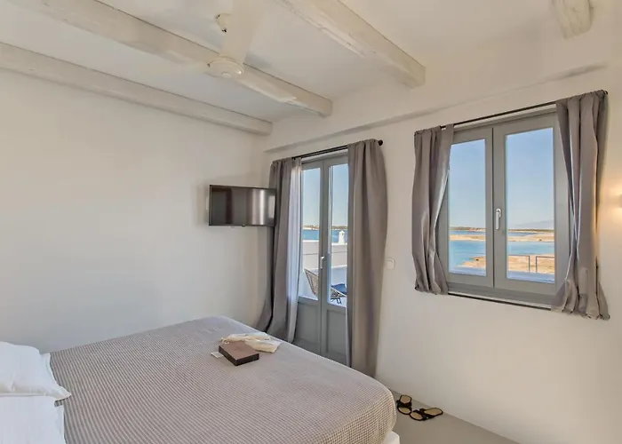 Paros Cape 4* Νάουσα