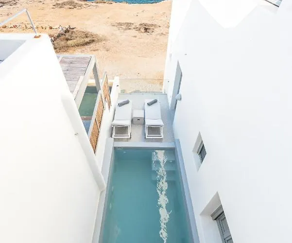 Paros Cape Ξενοδοχείο με διαμερίσματα 4*