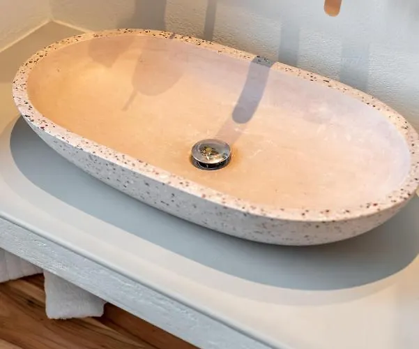 Ξενοδοχείο με διαμερίσματα Paros Cape 4*