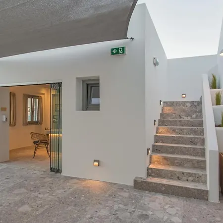 Paros Cape 4* ナウサ
