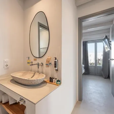 Paros Cape 4* ナウサ